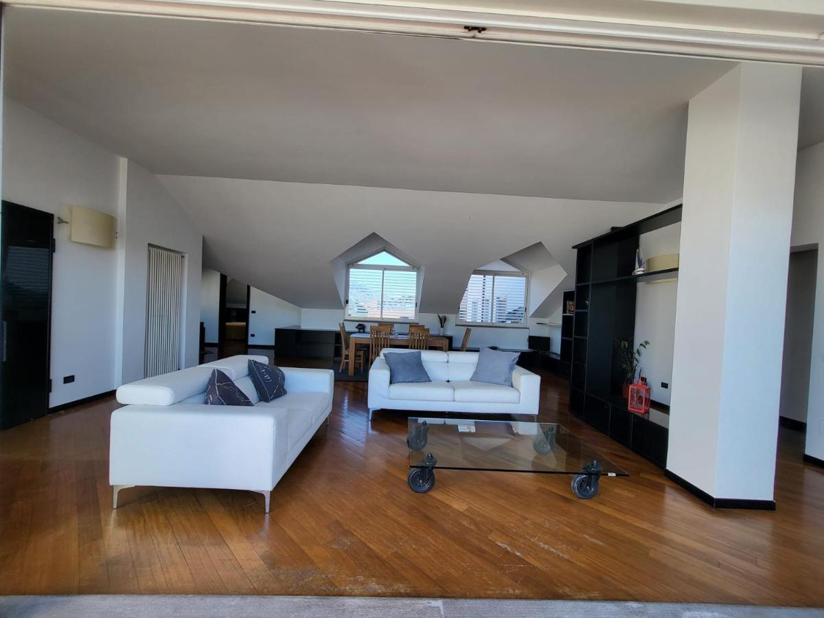 Appartamento Attico Dei Castelli Verbania Esterno foto